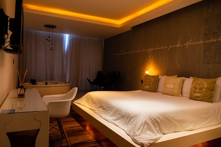 Room 28 of 105