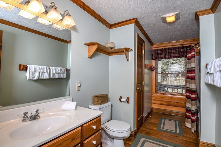 Room 14 of 16