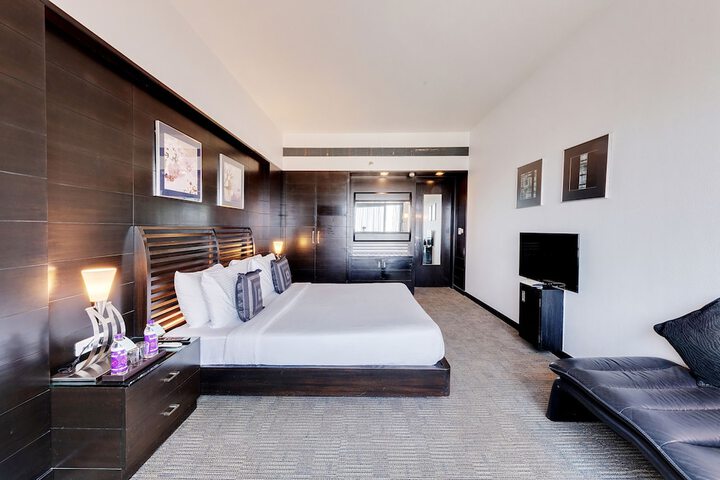 Room 9 of 63