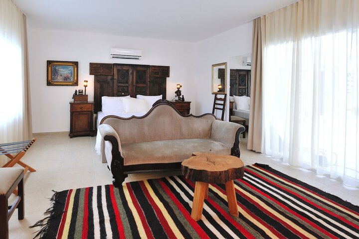 Room 48 of 94
