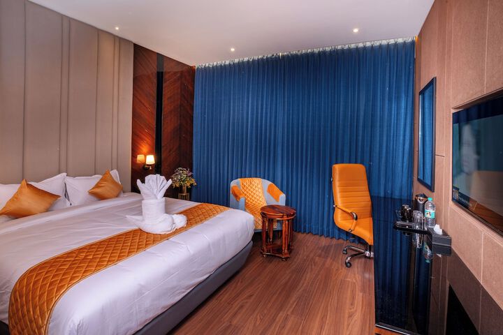 Room 35 of 74