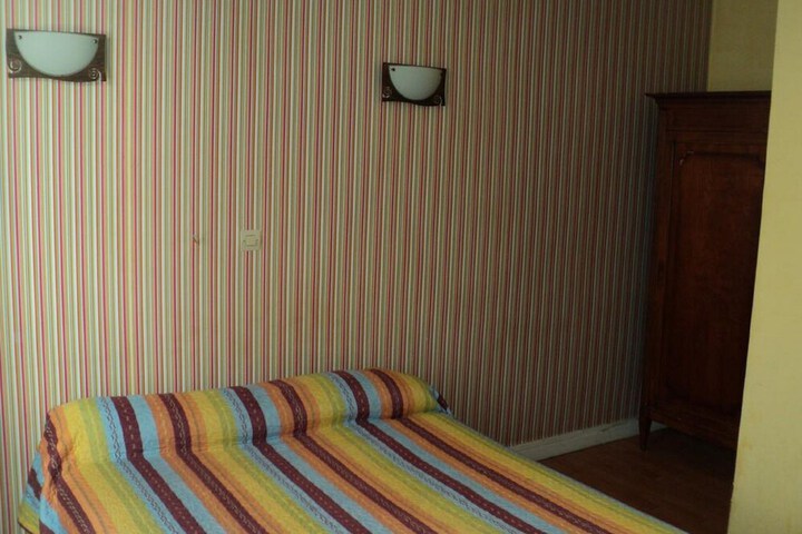 Room 7 of 11
