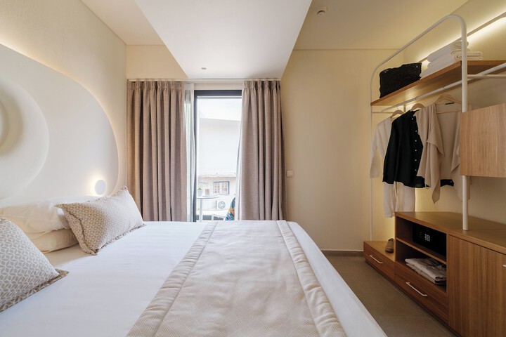 Room 5 of 27
