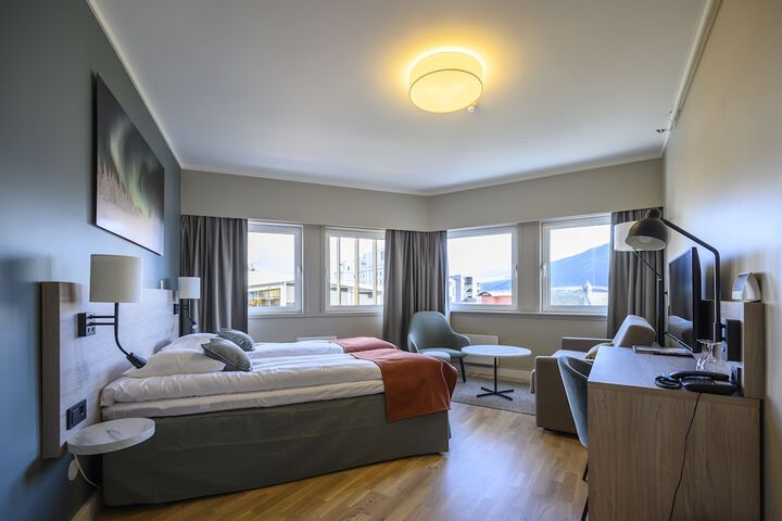 Room 12 of 93