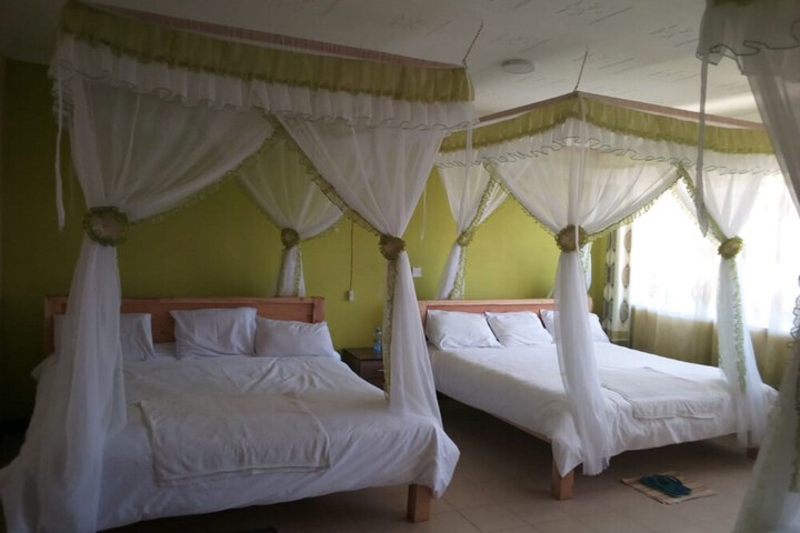 Room 11 of 21