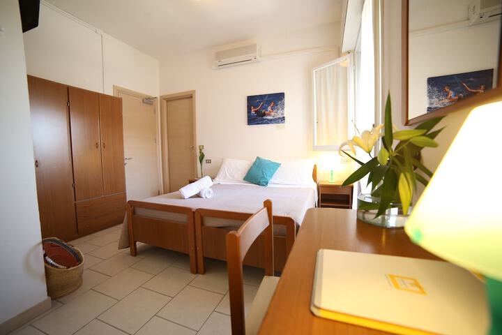 Room 10 of 113