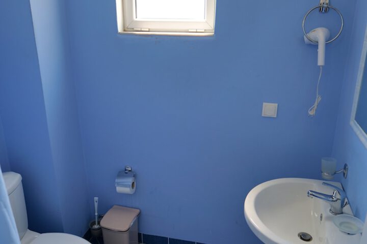 Room 42 of 59