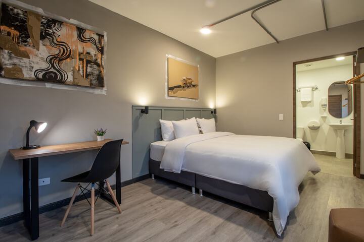 Room 43 of 46