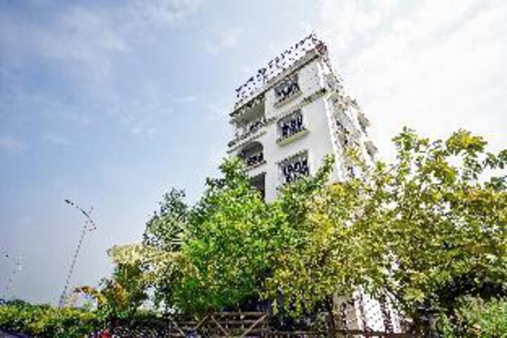 Townhouse Lahartara Near Bus Stop
