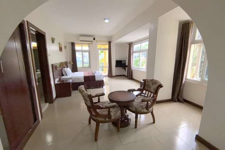 Room 38 of 62