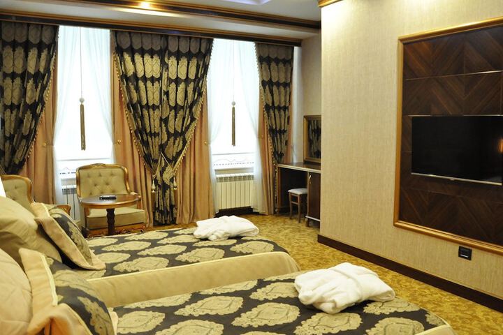 Room 7 of 26