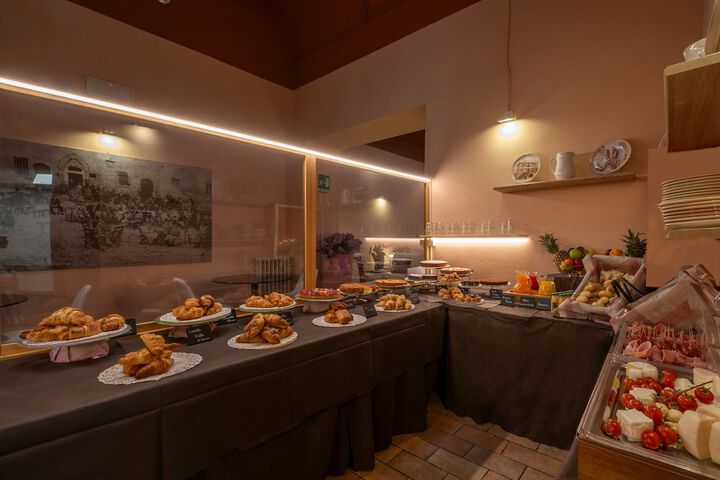 Dining 79 of 104