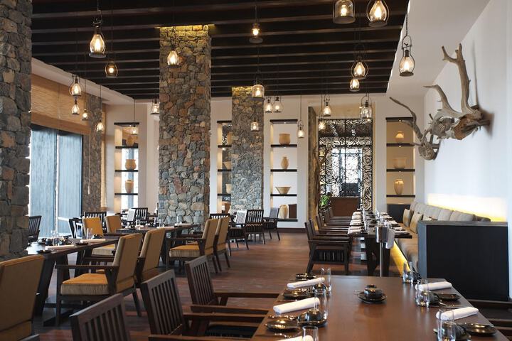 Dining 243 of 318