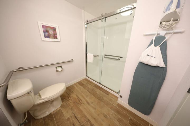 Bathroom shower