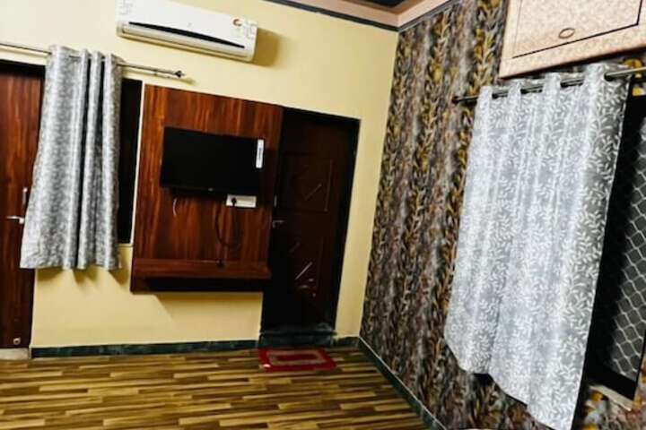 Room 2 of 14