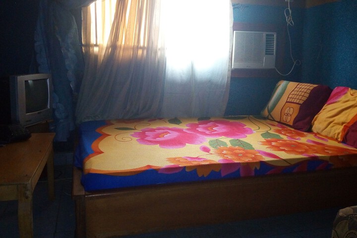 Room 7 of 16