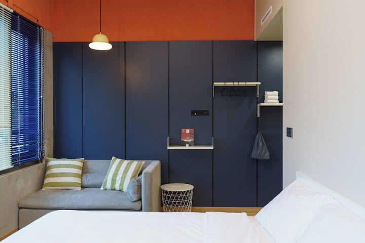 Room 19 of 111