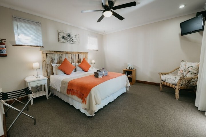 Room 3 of 80