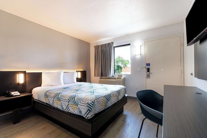 Double Room Disability Accessible (9 of 16)