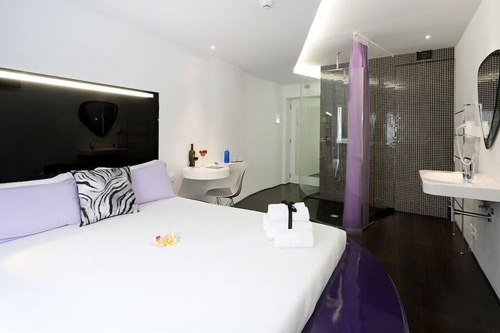 Room 5 of 56