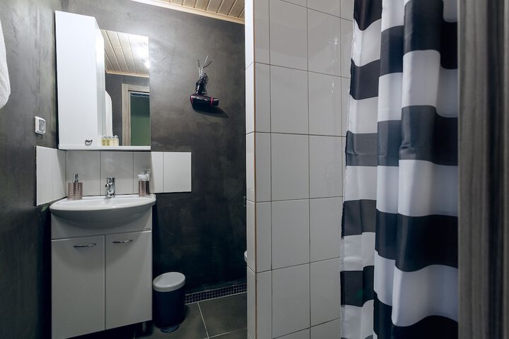 Room 26 of 38