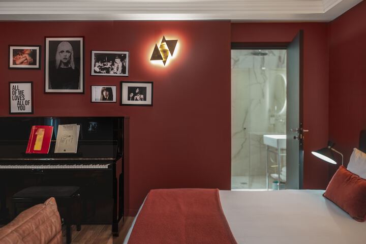 Room 30 of 103