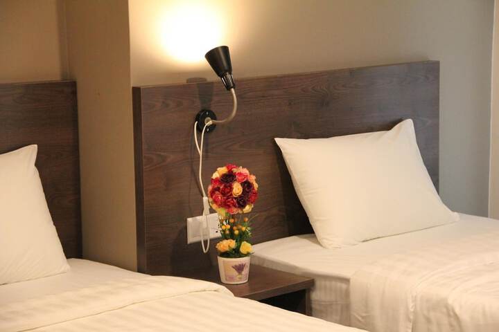 Room 16 of 50