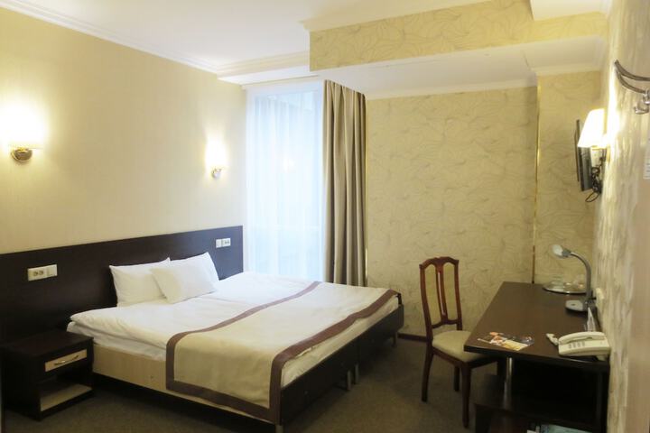 Room 15 of 90