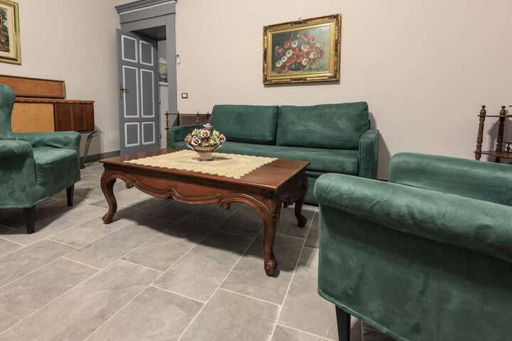 Room 11 of 18