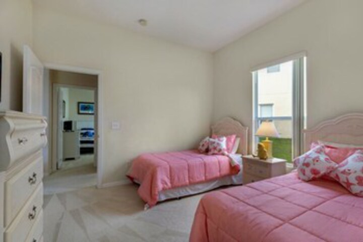Room 26 of 35
