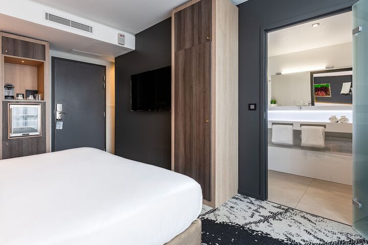 Room 14 of 43
