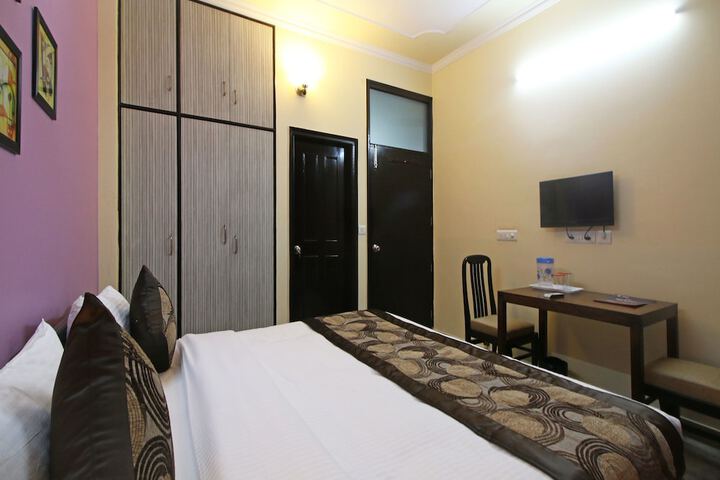 Room 12 of 14