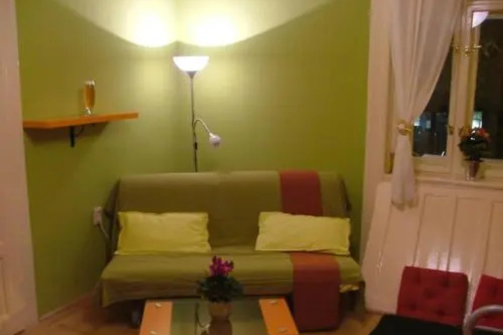Room 4 of 24