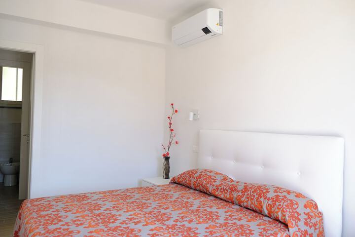 Room 8 of 11