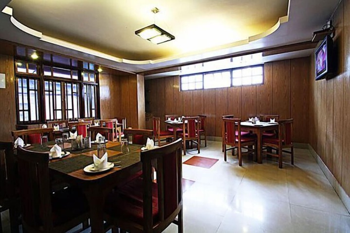 Dining 17 of 22