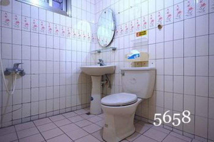 Room 20 of 118