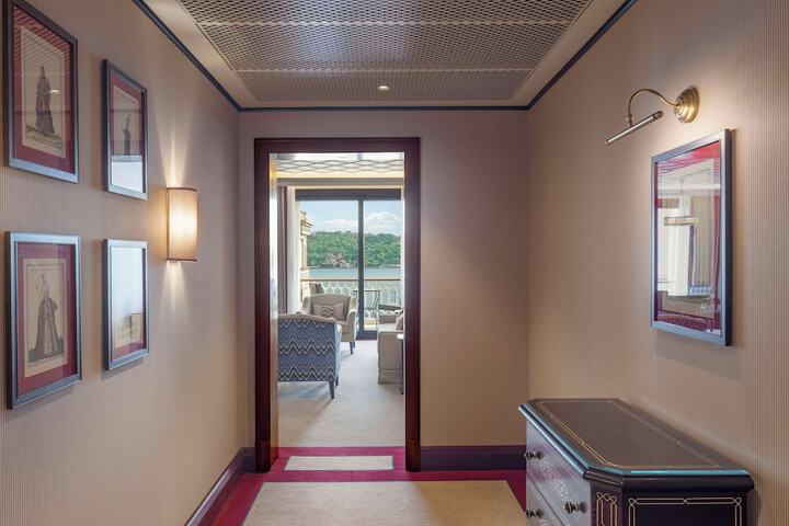 Room 130 of 318