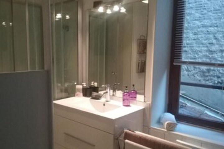 Room 2 of 12