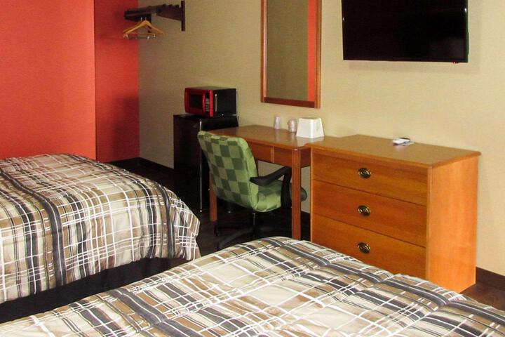 2 Double Beds (4 of 6)