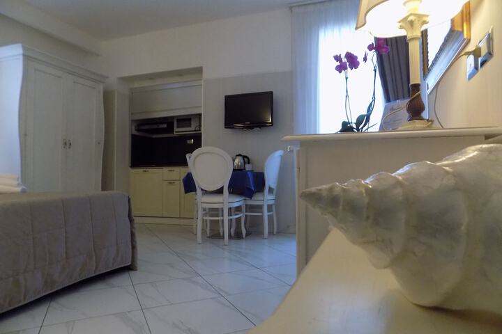 Room 10 of 60