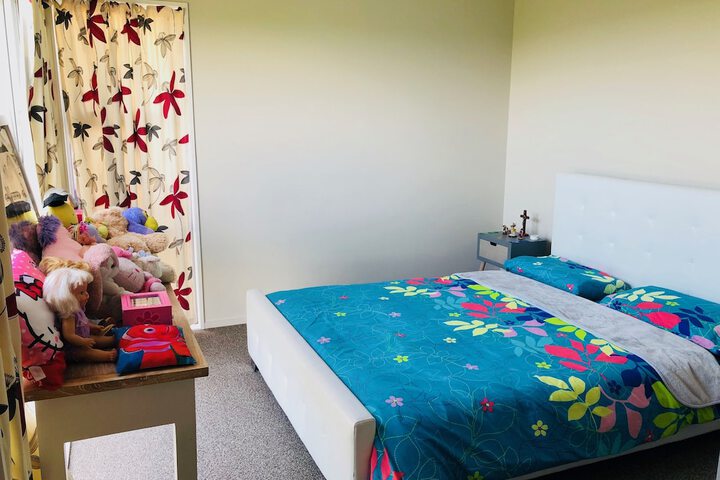 Room 2 of 28