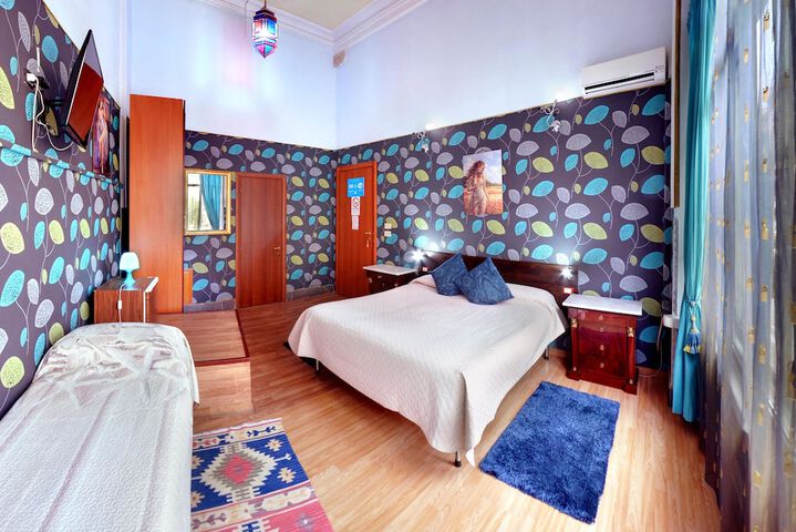 Room 13 of 81
