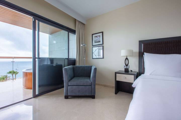 Room 17 of 262