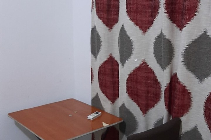 Room 2 of 44