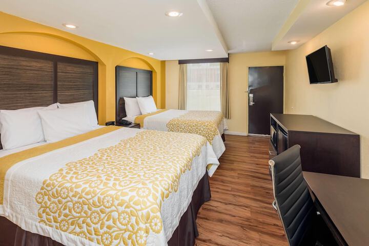 Room 5 of 15