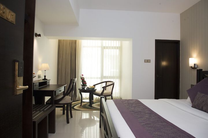 Room 8 of 37