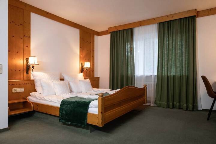Room 15 of 76