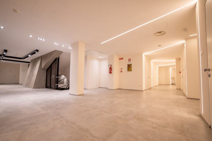 Ballroom/Hall 15 of 19