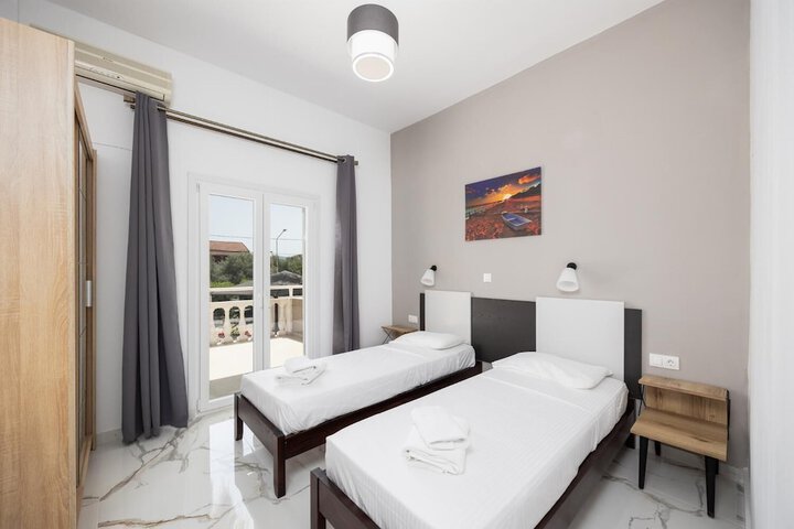 Room 10 of 73