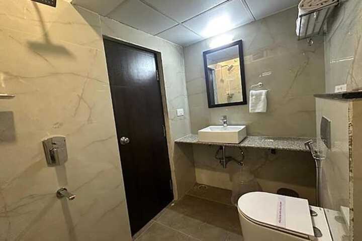Room 16 of 21